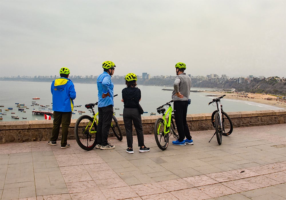 Lima Downhill Bike Tour From Morro Solar to Miraflores - Image 2